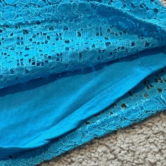 Banana Republic Lace Mock Neck Tank - Picture 8 of 8